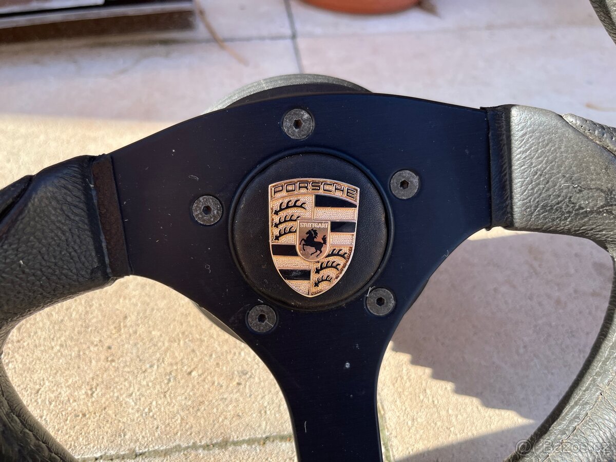 Sportovní volant Porsche 944 - 2
