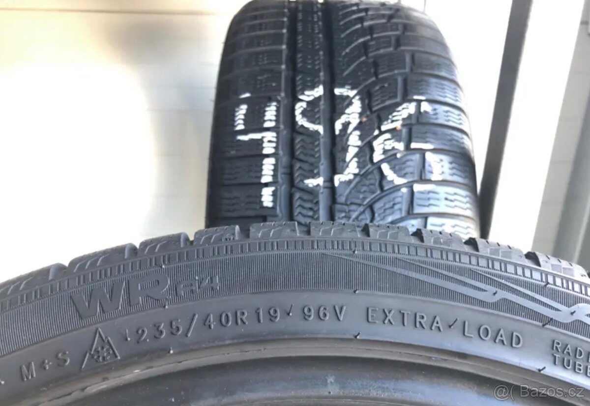 Zimní pneu č.496 - Nokian - 235 45 19 - extra-load - 2