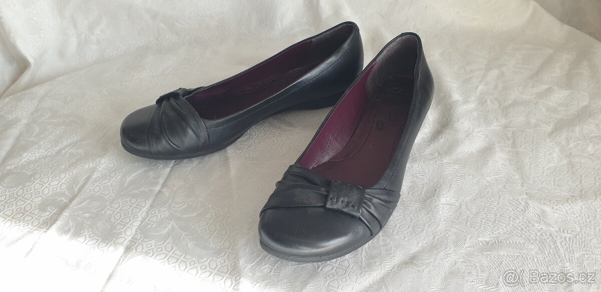 Dámské kožené baleriny Clarks, velikost 38 - 2