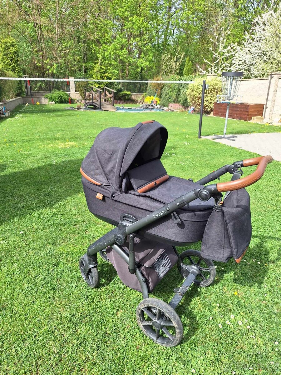 Prodám kočárek ROAN 6999 Kč - 2