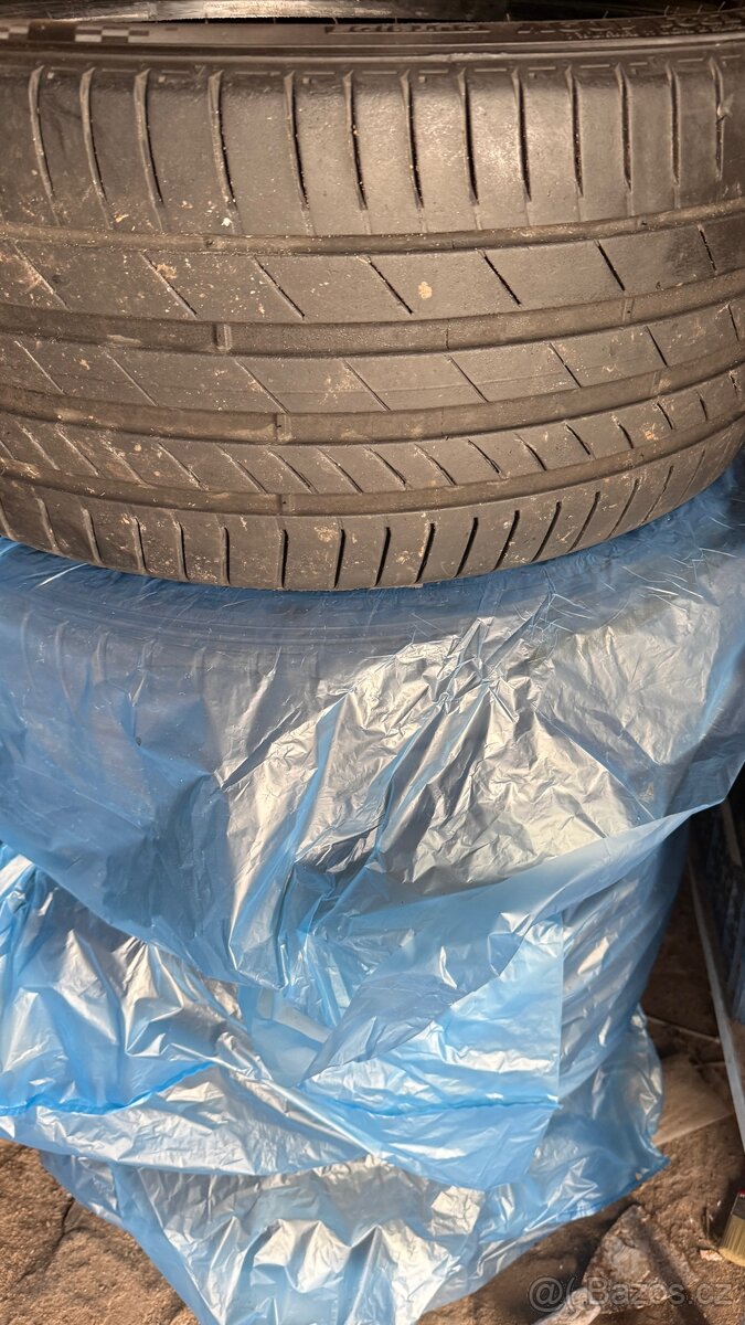 Pneumatiky Kumho 285/40 r21 - 2