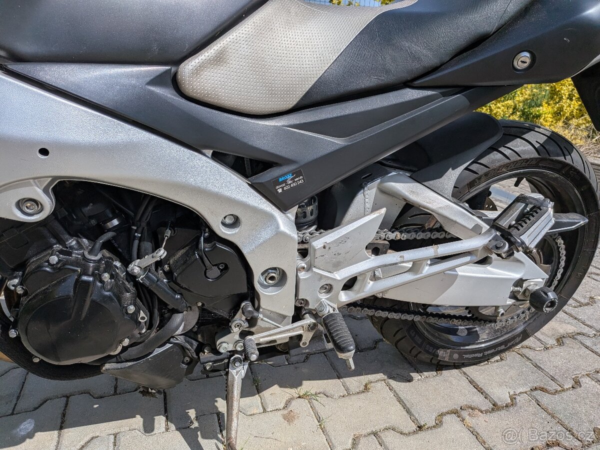 Suzuki GSR 600 - 2