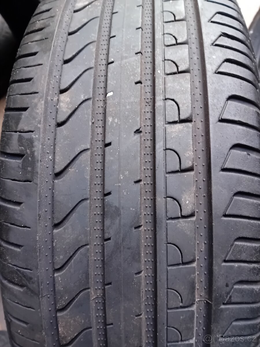 Prodám Sadu pneu 215/55/17 /Letni - 2