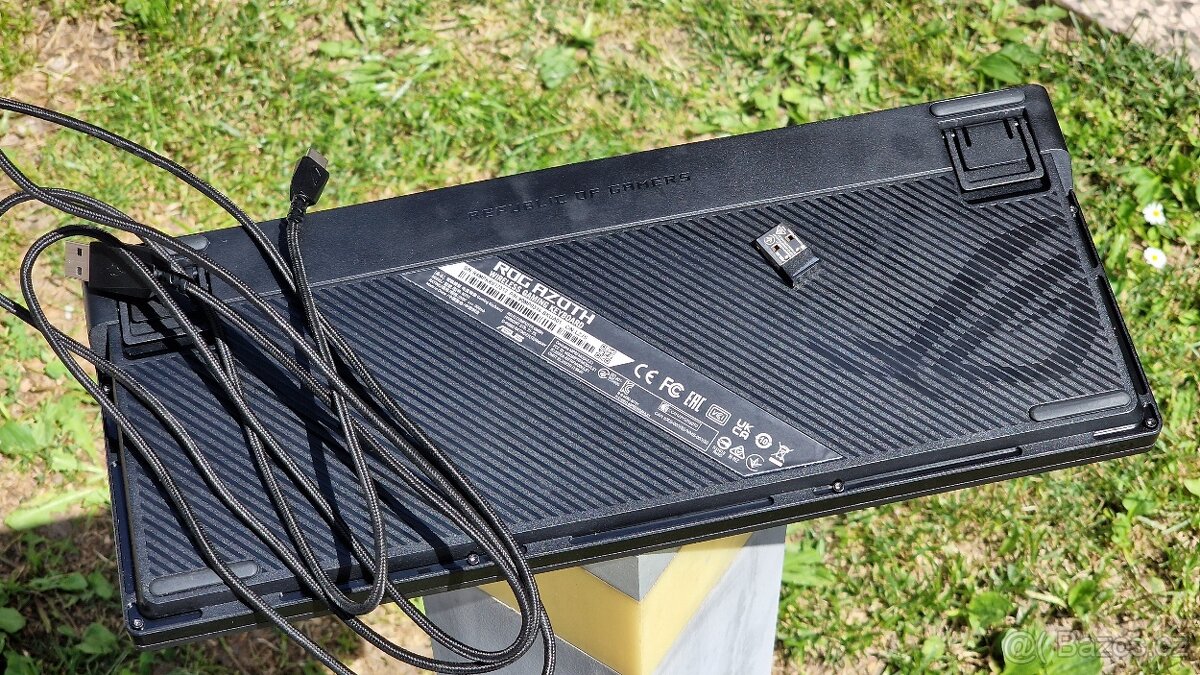 ASUS ROG AZOTH (Nefukční RGB) - 2