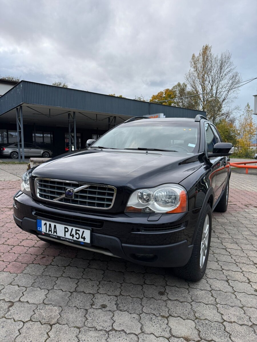 Volvo XC90 D5 136 kW 4×4, 7 míst, po rozvodech, STK 1/2027 - 2
