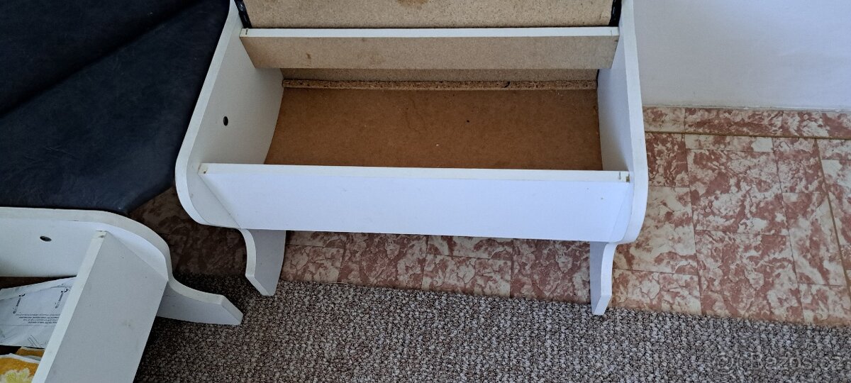 Rohový jídelní kout s 2 úložnými prostory a 2 židle - 2