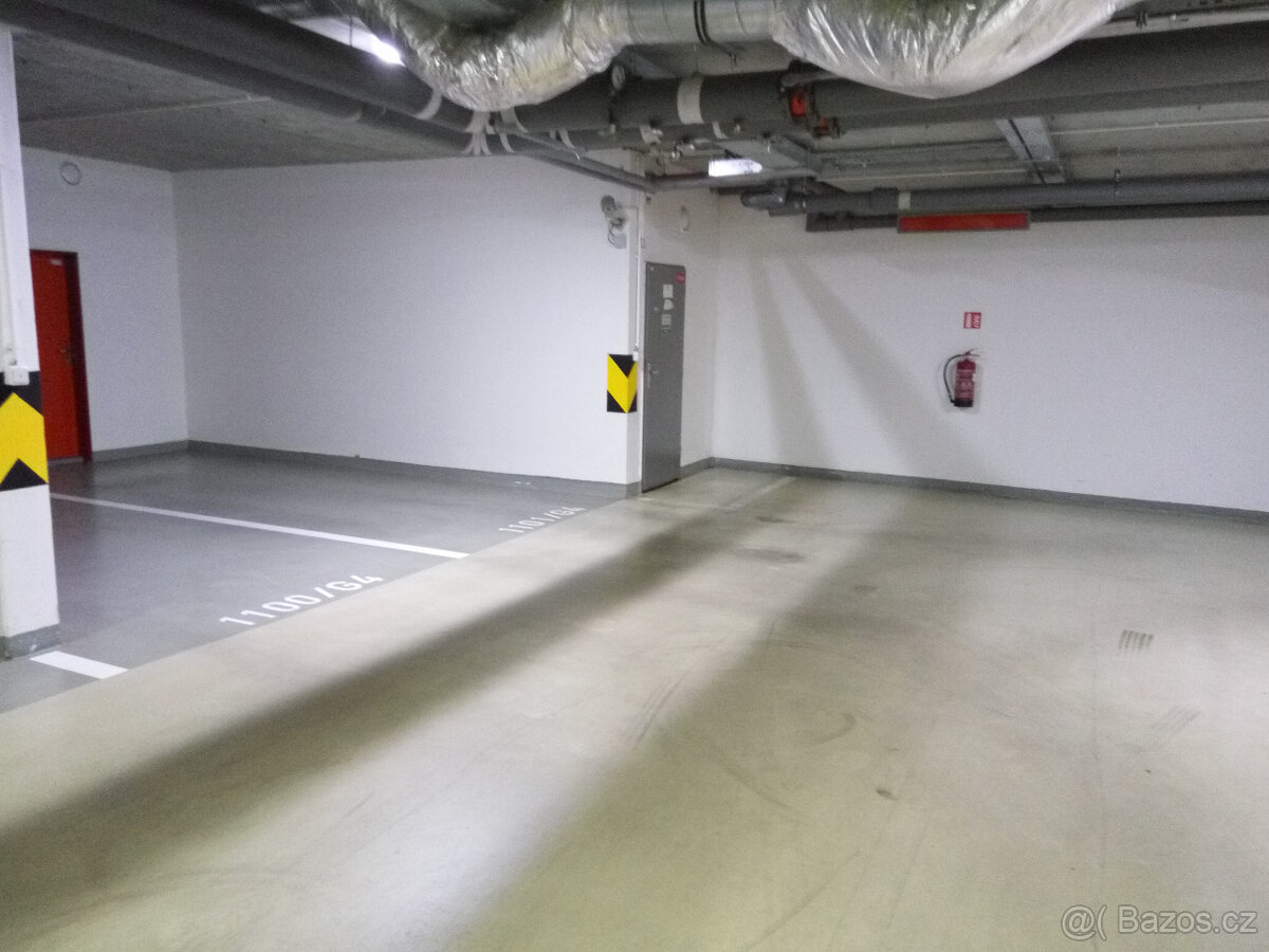 GARÁŽOVÉ STÁNÍ v objektu Nová Harfa Poděbradská 777/9 - 2