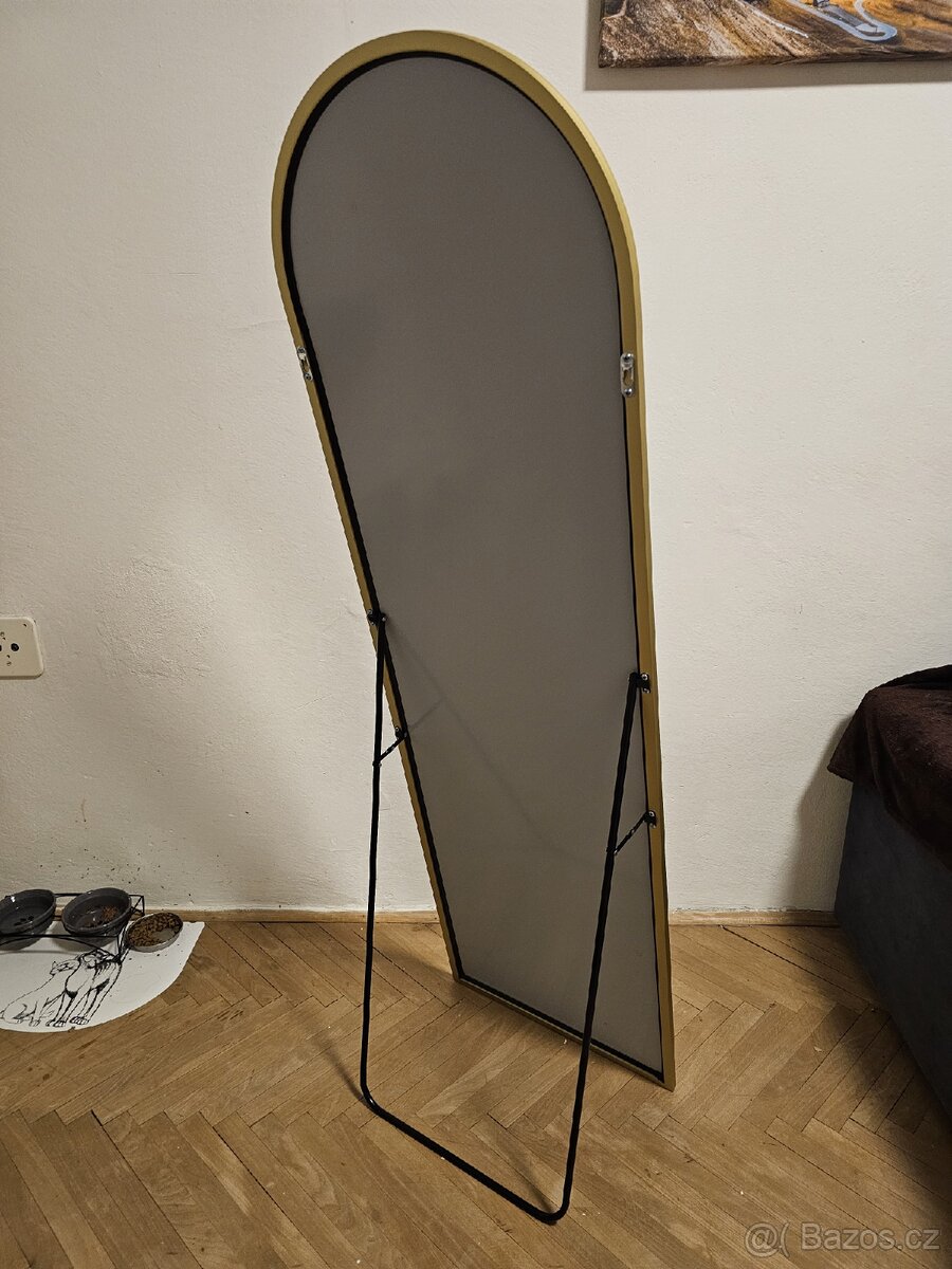 Samostatně stojící zrcadlo - 2