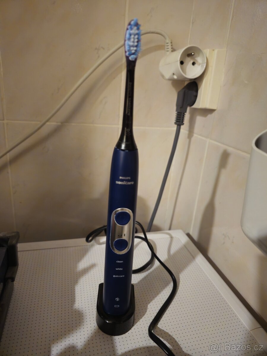 Philips Sonicare 6100 HX6871/47 - 2