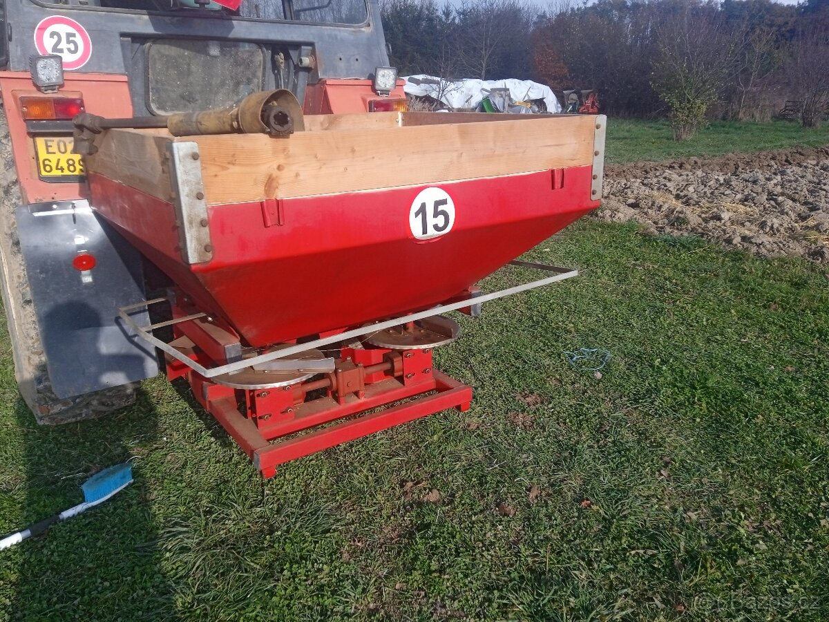 Prodám rozmetadlo hnojiv - 2