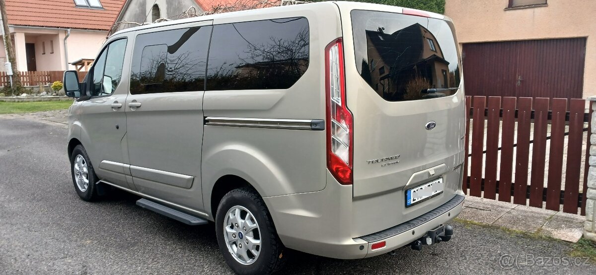 Ford Tourneo Custom 2,2 TDCi L1H1 114 kW Titanium - 2