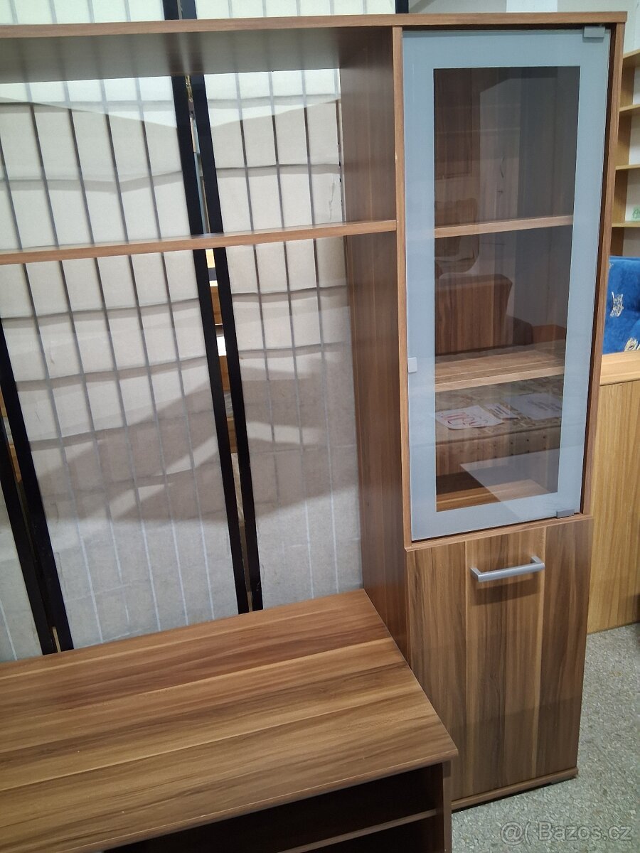 TV stěna ořech s bílou - 2