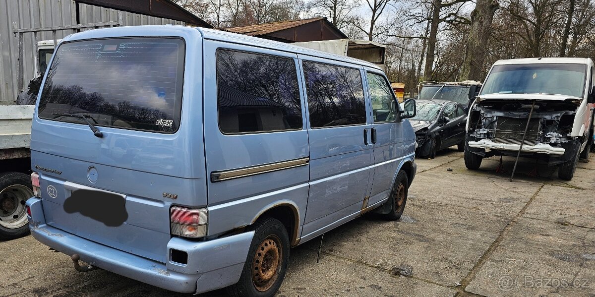 Transportér T4 2.5 TDI 75 KW rok 2003 - 2