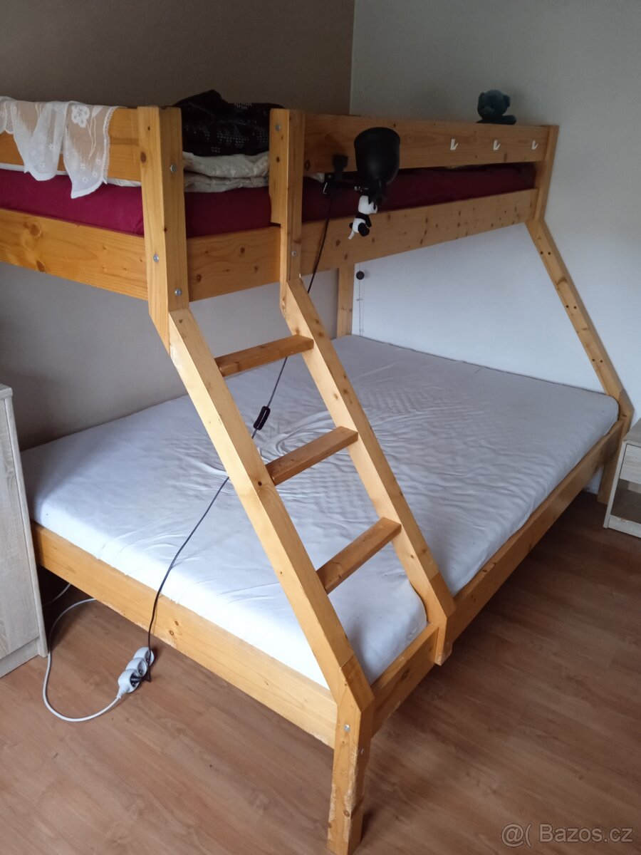 Patrová postel +psací stůl - 2
