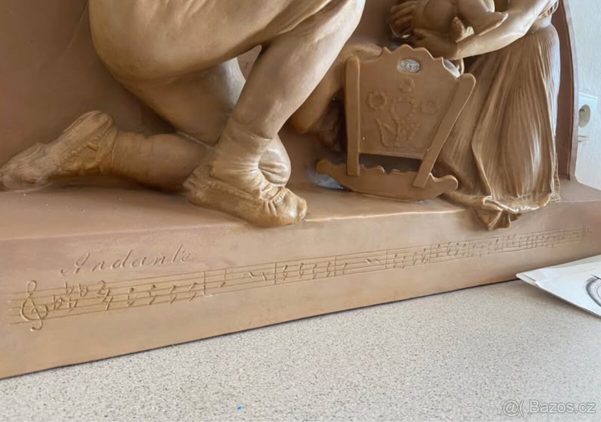 Reliéf ukolébavka, replika Sucharda - 2