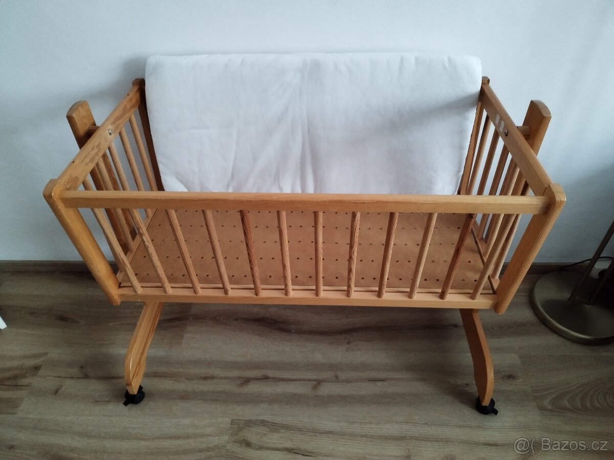 Dřevěná kolébka pro miminko - 2