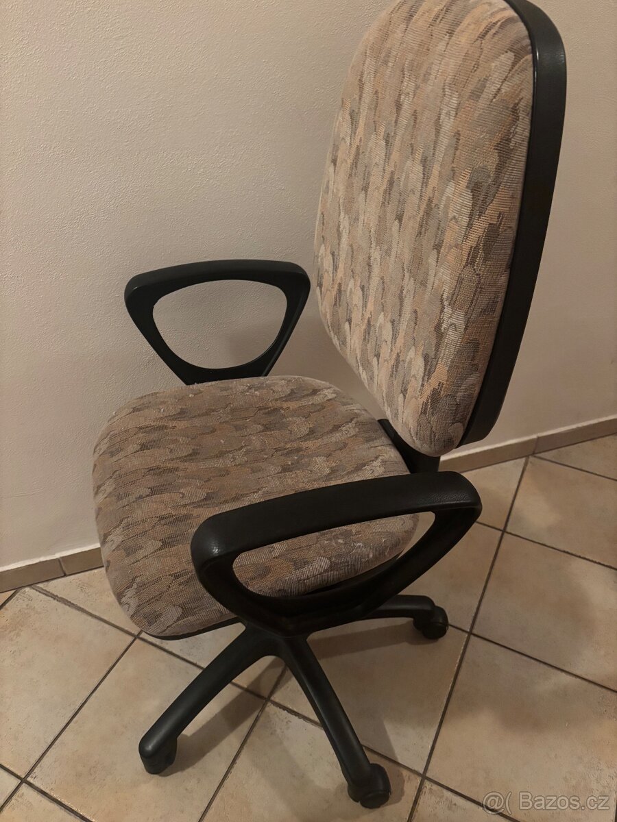 Otočná kancelářská židle - 2