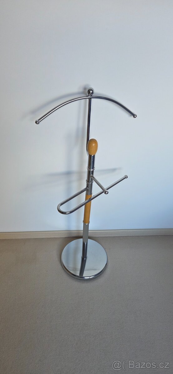 Němý sluha - stojan na oblečení - 2