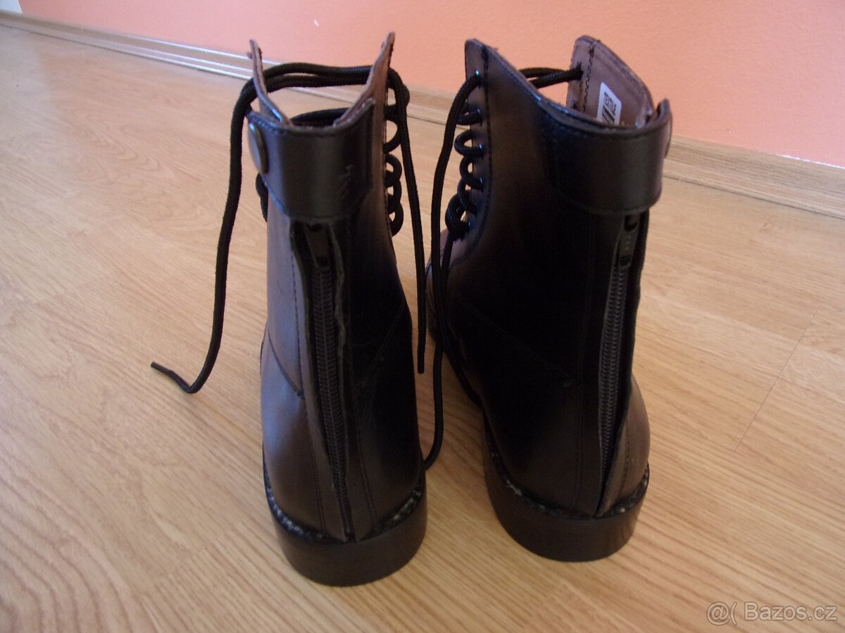 Jezdecká pérka JFF - 2