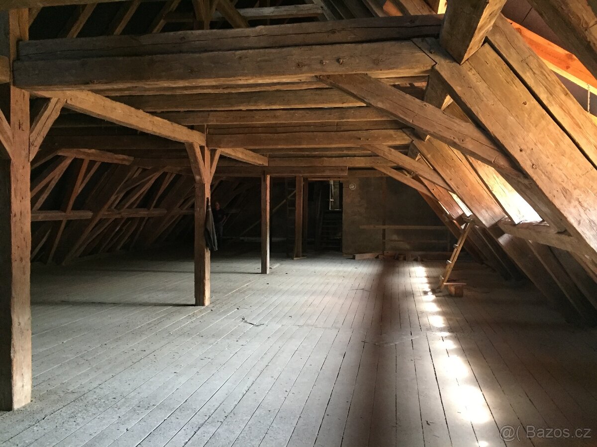 Pronájem skladu 200 m² - 2