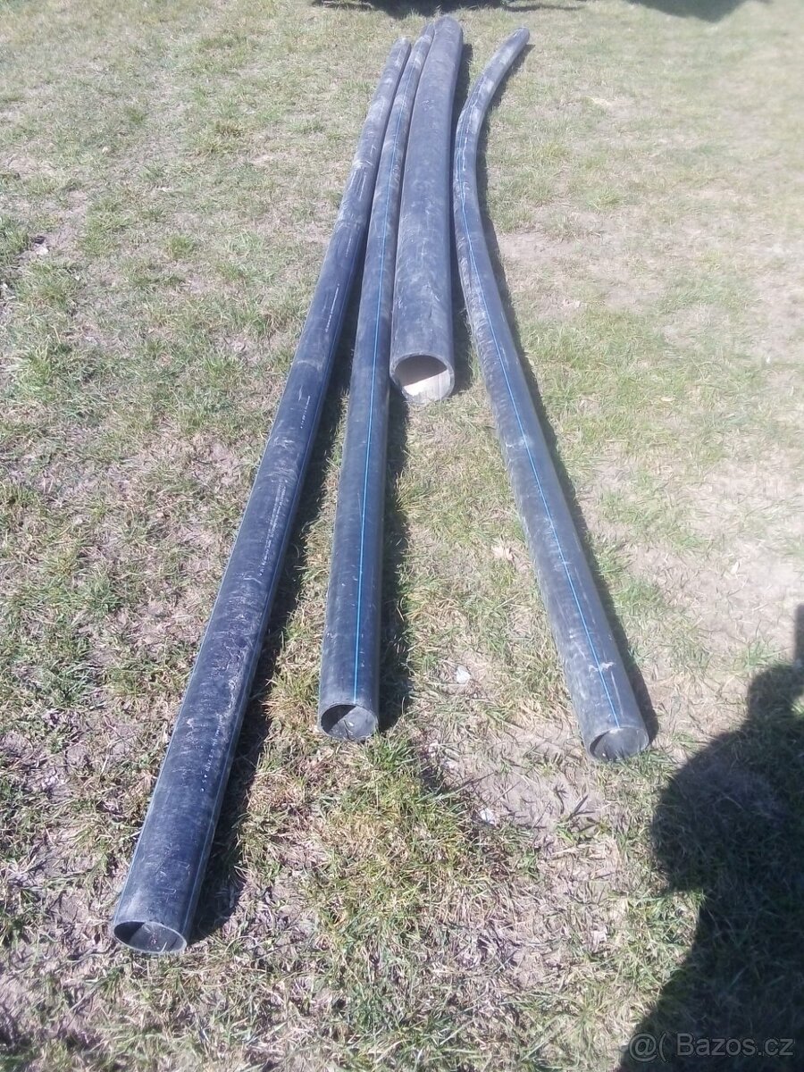 Plastové roury, čistící kus - 2
