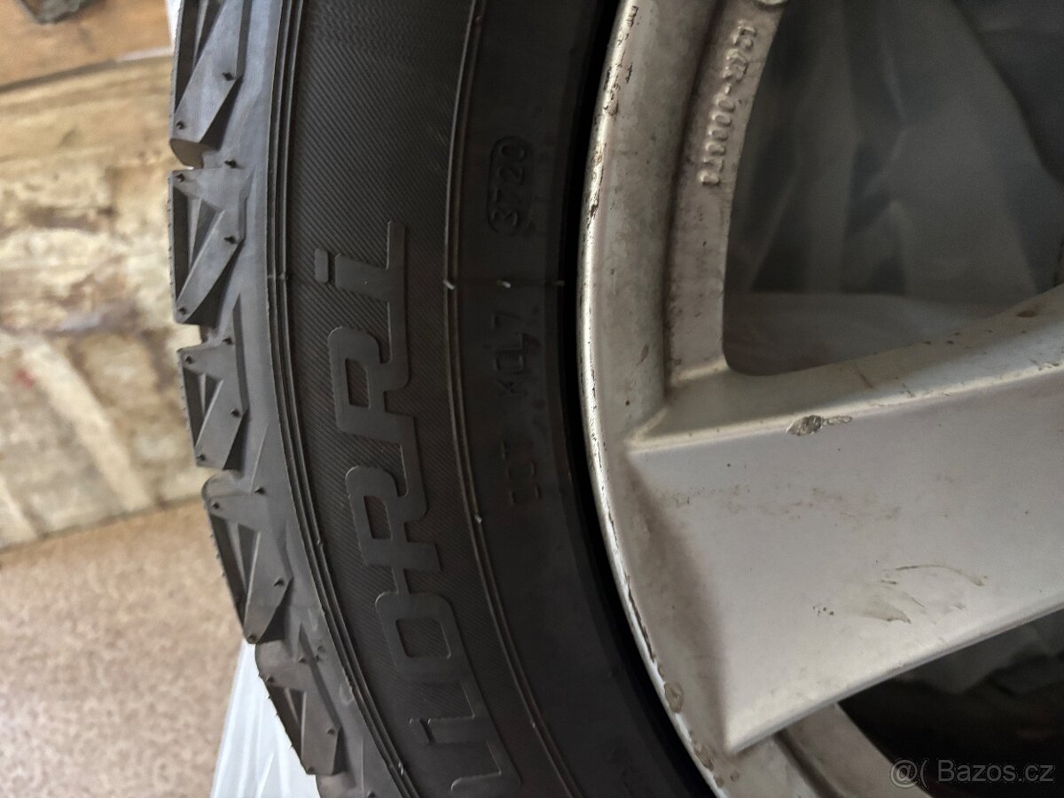 215/55 R17 - 2