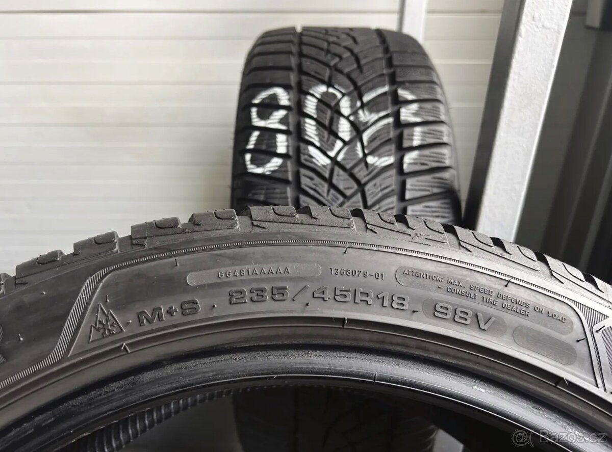 Zimní pneu č.808 - Goodyear - 235 45 18 extra-load - 2