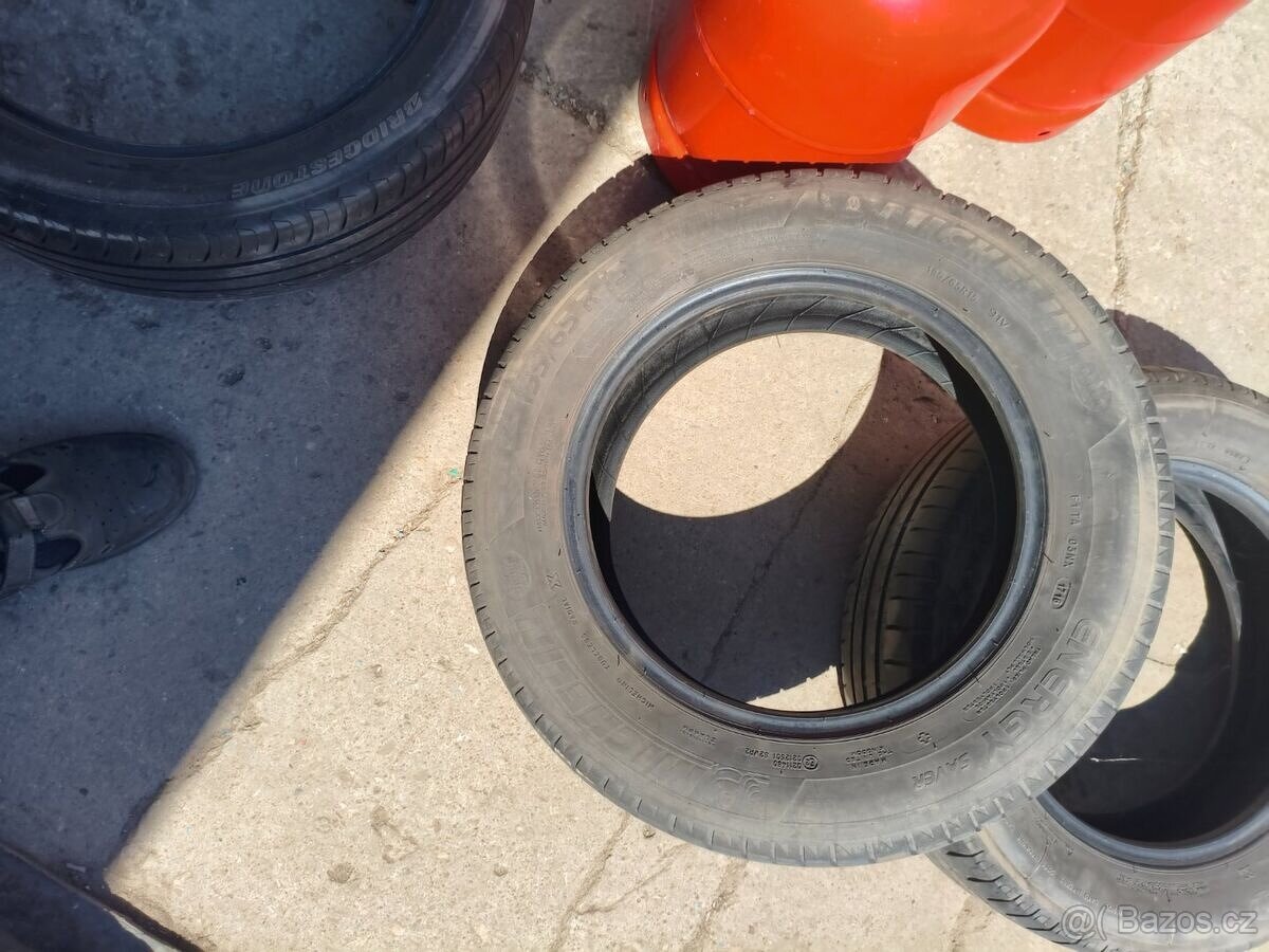 2x Michelin 195/65r15. - 2