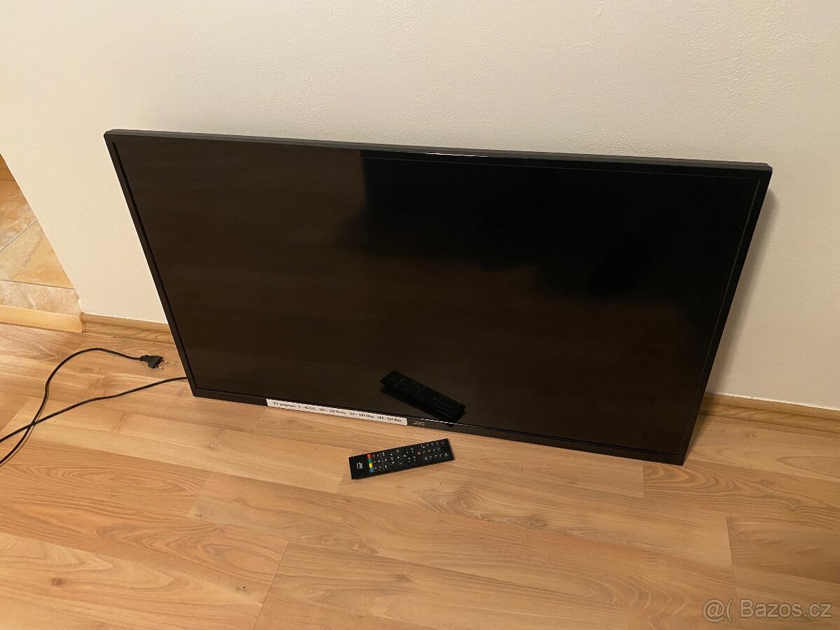 Televizor JVC - na náhradní díly - 2