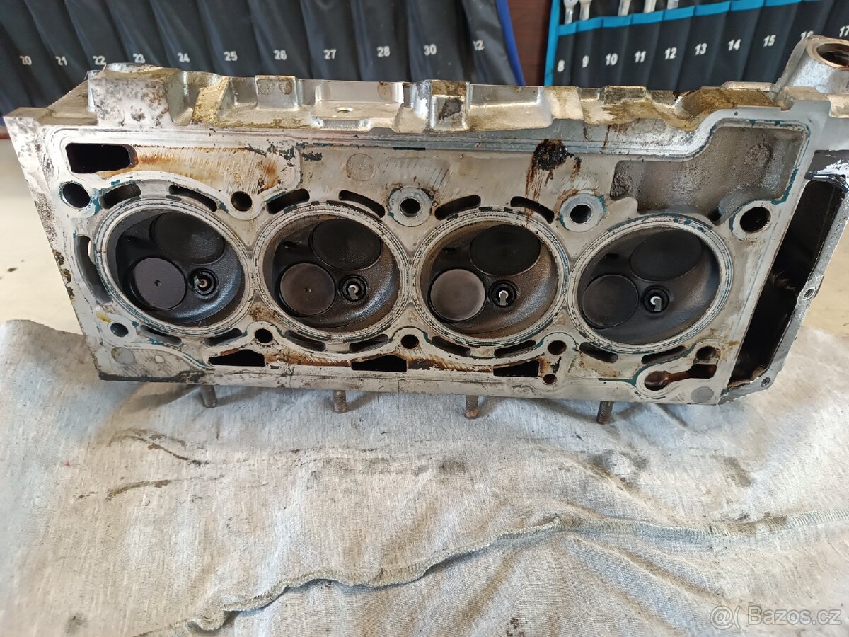 Hlava motoru 1.2tsi EA111 - 2