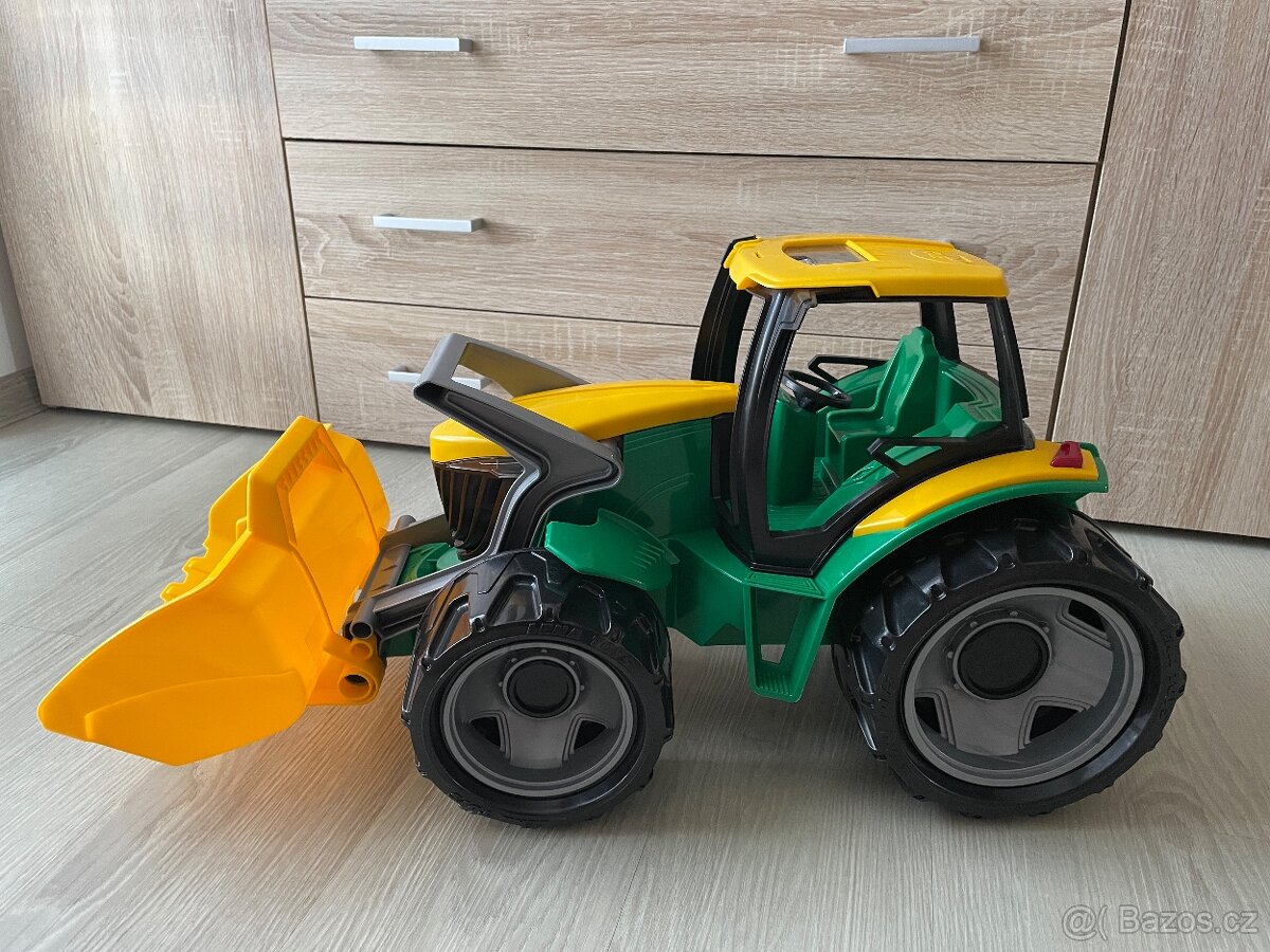Traktor se lzici Lena - 2