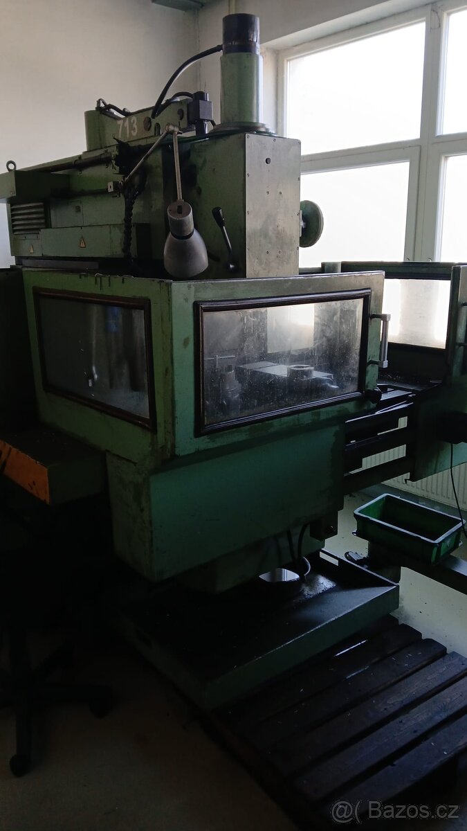 Fréza konzolová CNC FGS 40/50 - 2