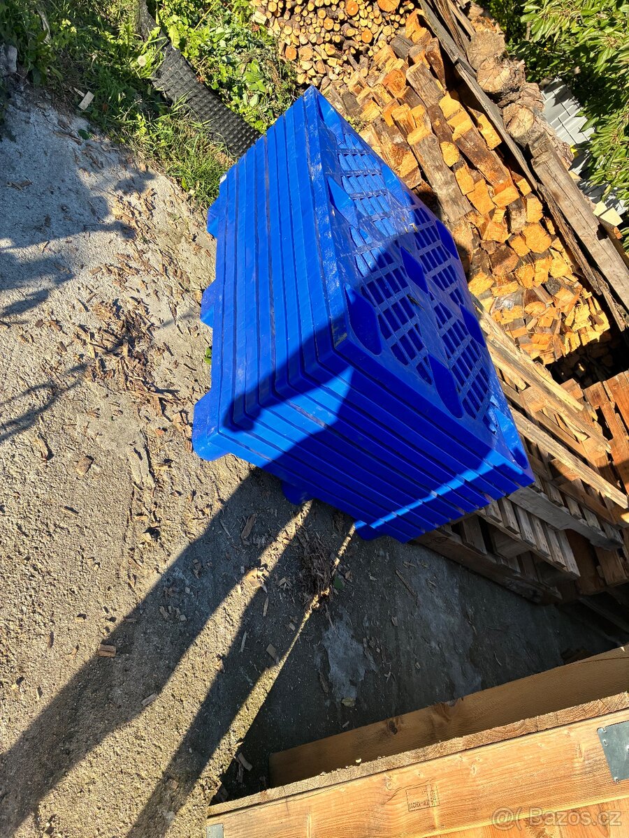 Plastové slety 80x120 nové. - 2