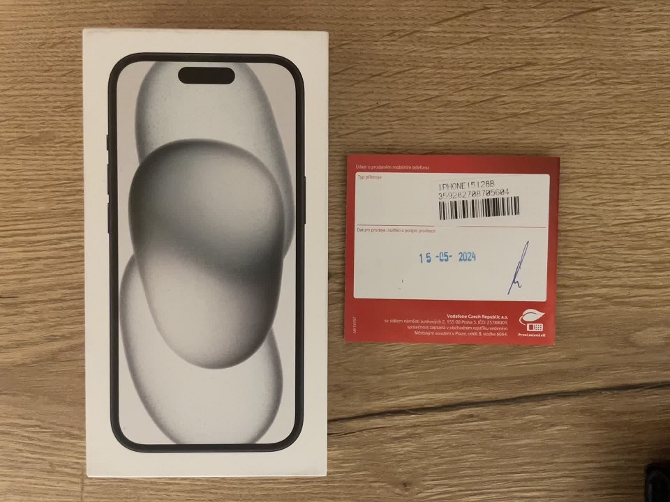 iPhone 15 128GB černý + příslušenství 100% BATERIE - 2