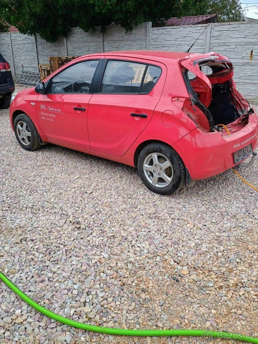 Rozpredám Hyundai I20 1.2 2012 G4LA - 2