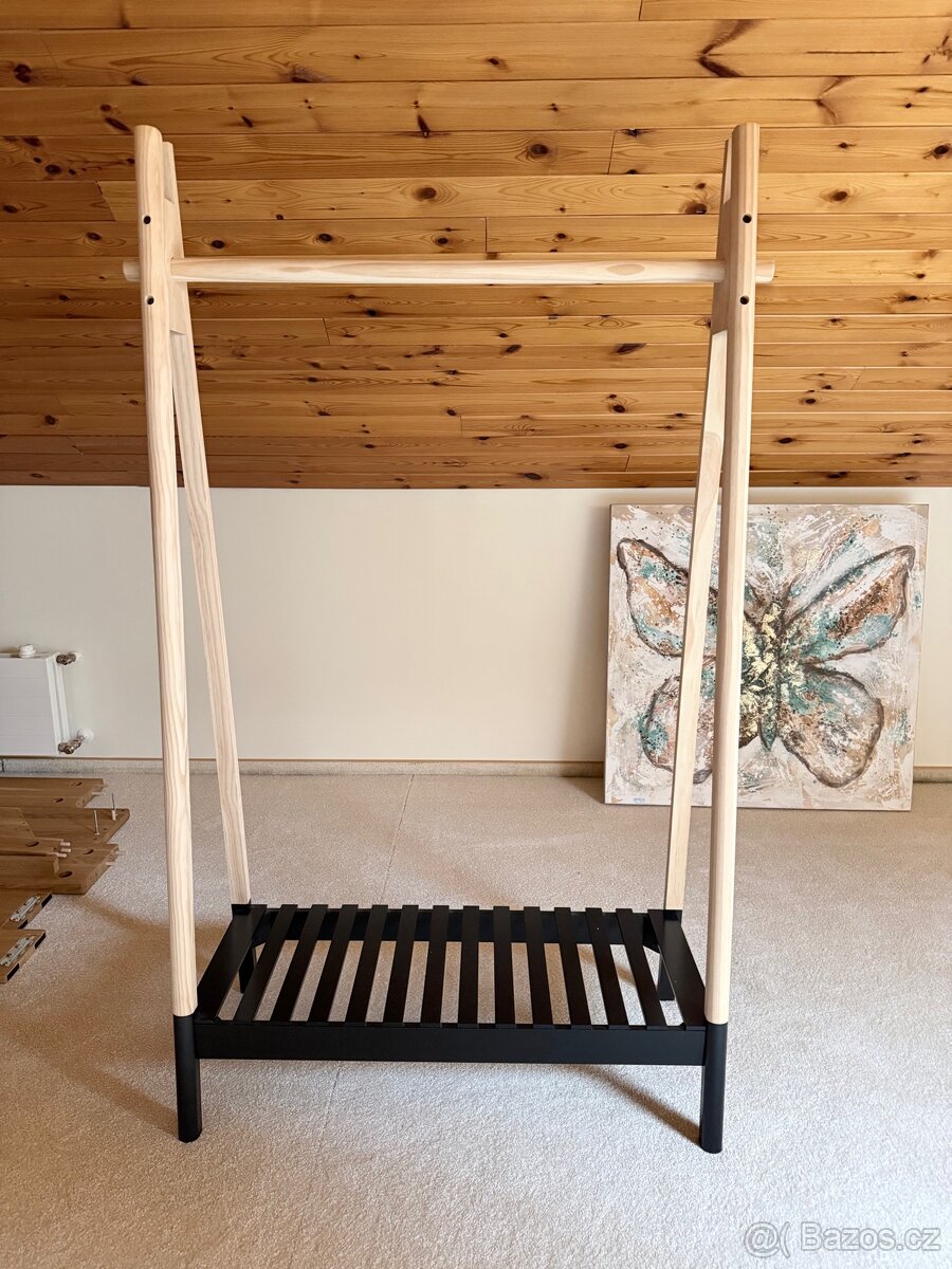 Věšák - stojan na ramínka nový - 2