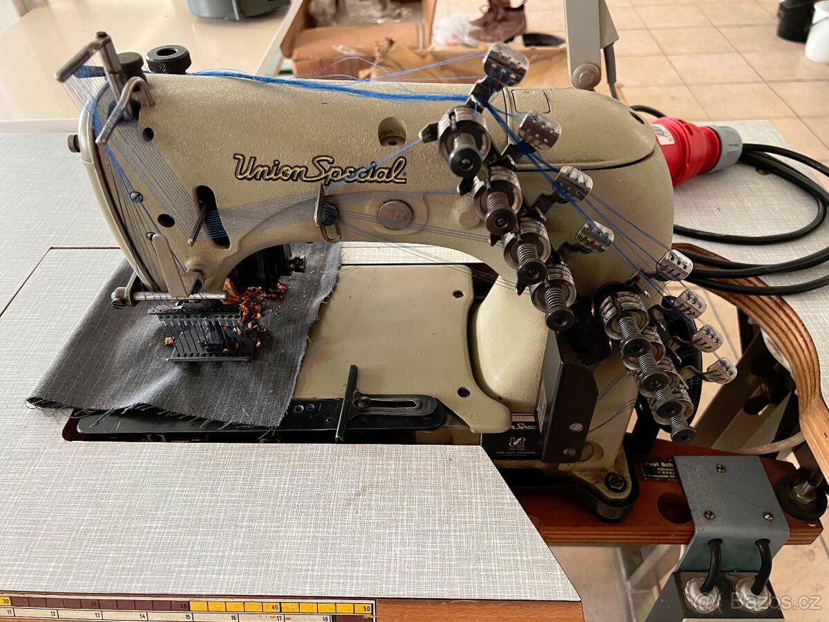 Průmyslový šicí stroj - Union Special - 2