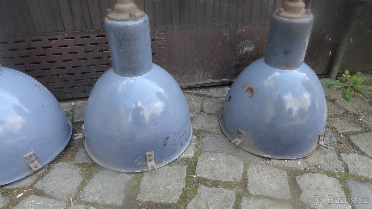 Prodám tyto staré industriální lampy – celkem 8ks - 2