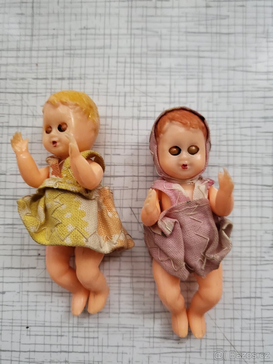 Mrkající panenka malá - 2