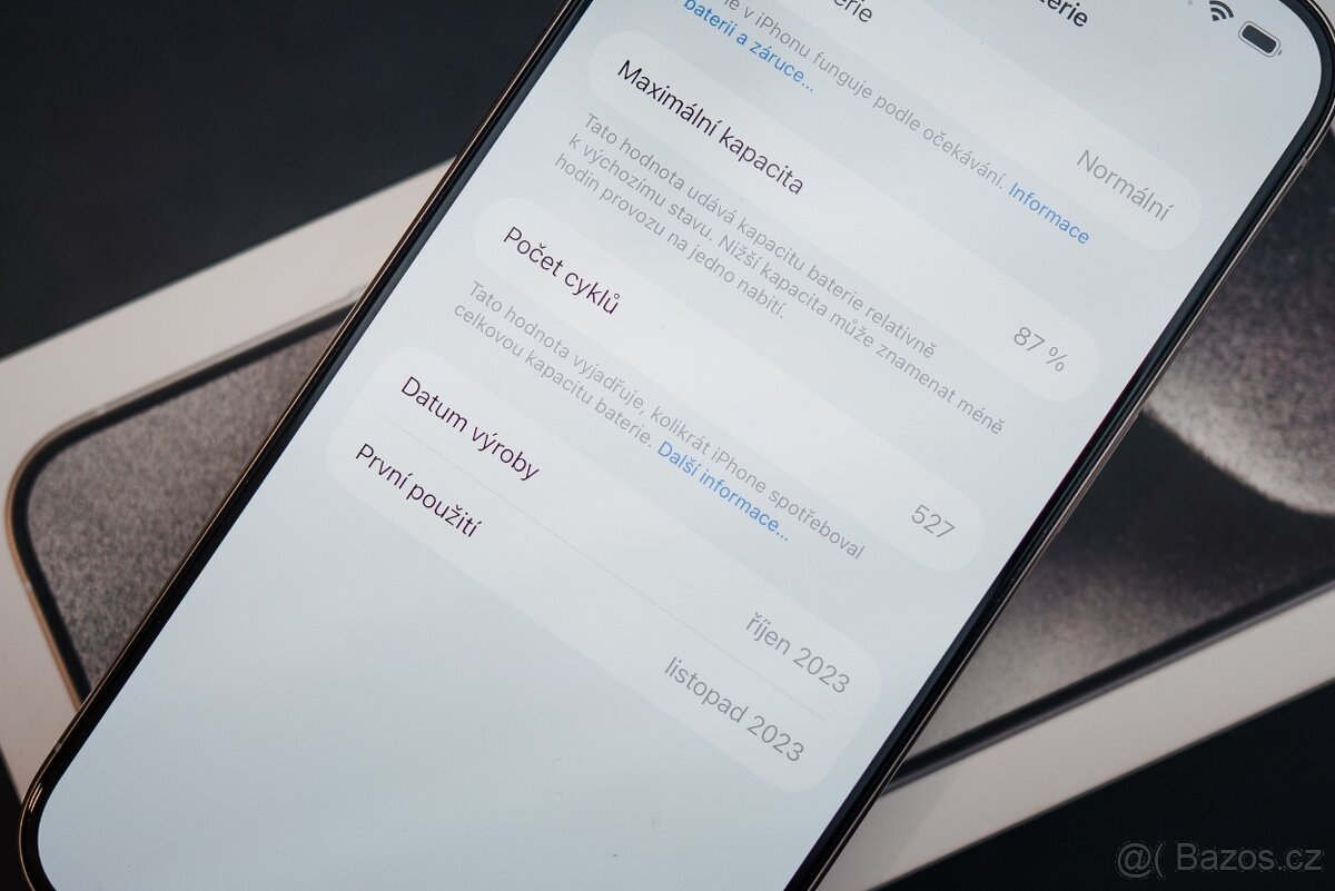 Apple iPhone 15 Pro Max 256GB Bílá - 2