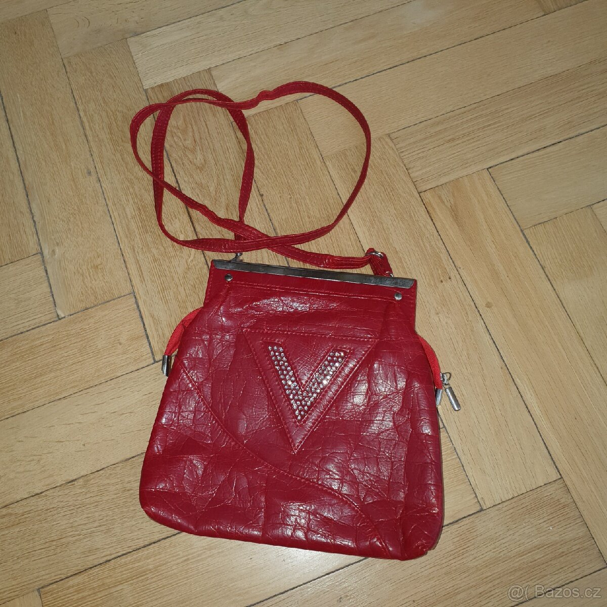 Malá červená crossbody kabelka - 2