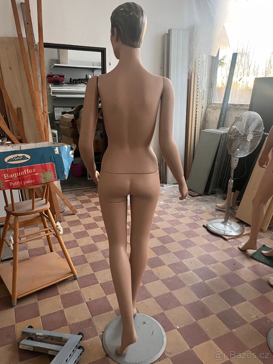 Dámská figurína - 2