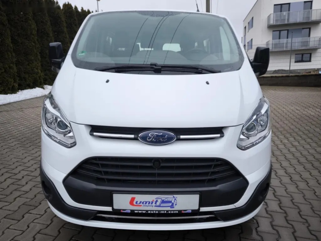 Ford Transit Custom, 2.0 TDCi L2H1 9 míst - 2