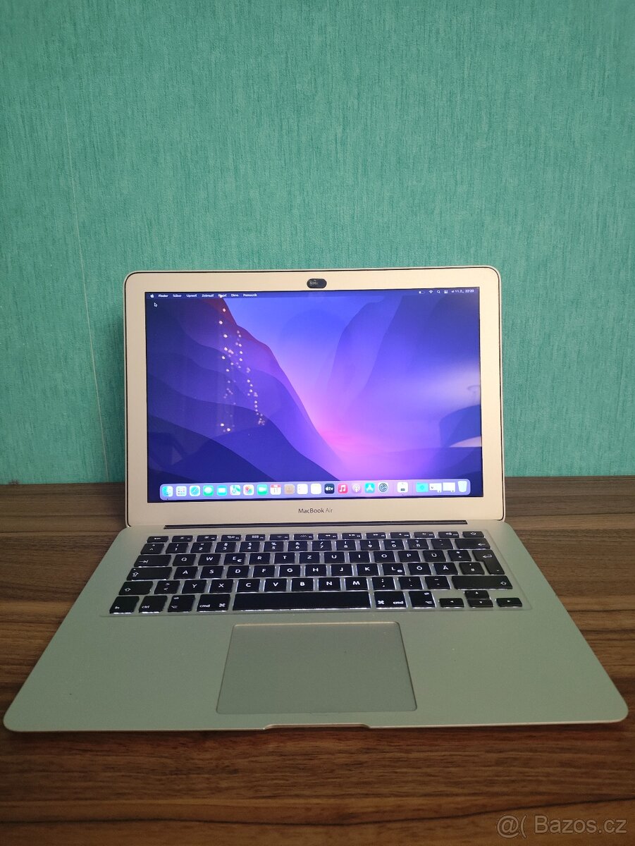 MacBook Air A1466 | i5 • 8GB • 128GB - 2