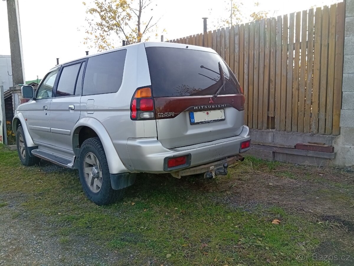 Mitsubishi Pajero - 2