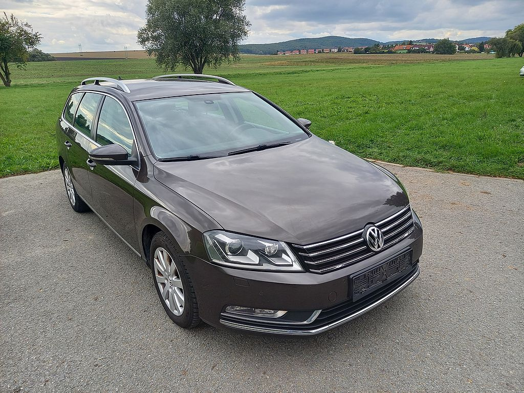 Volkswagen Passat 1.6 TDi-digiklima+alu.kola+Navi+ROZVODY - 2