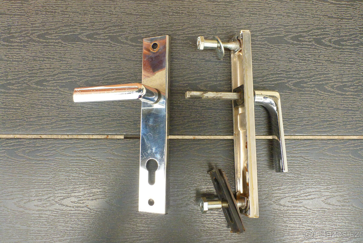 bezpečnostní kován - 2