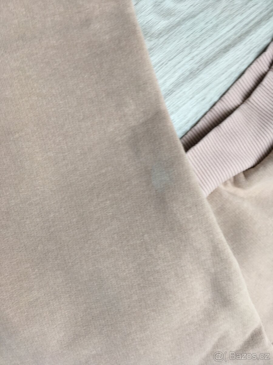 Dívčí tepláková souprava, vel. 152 - 2