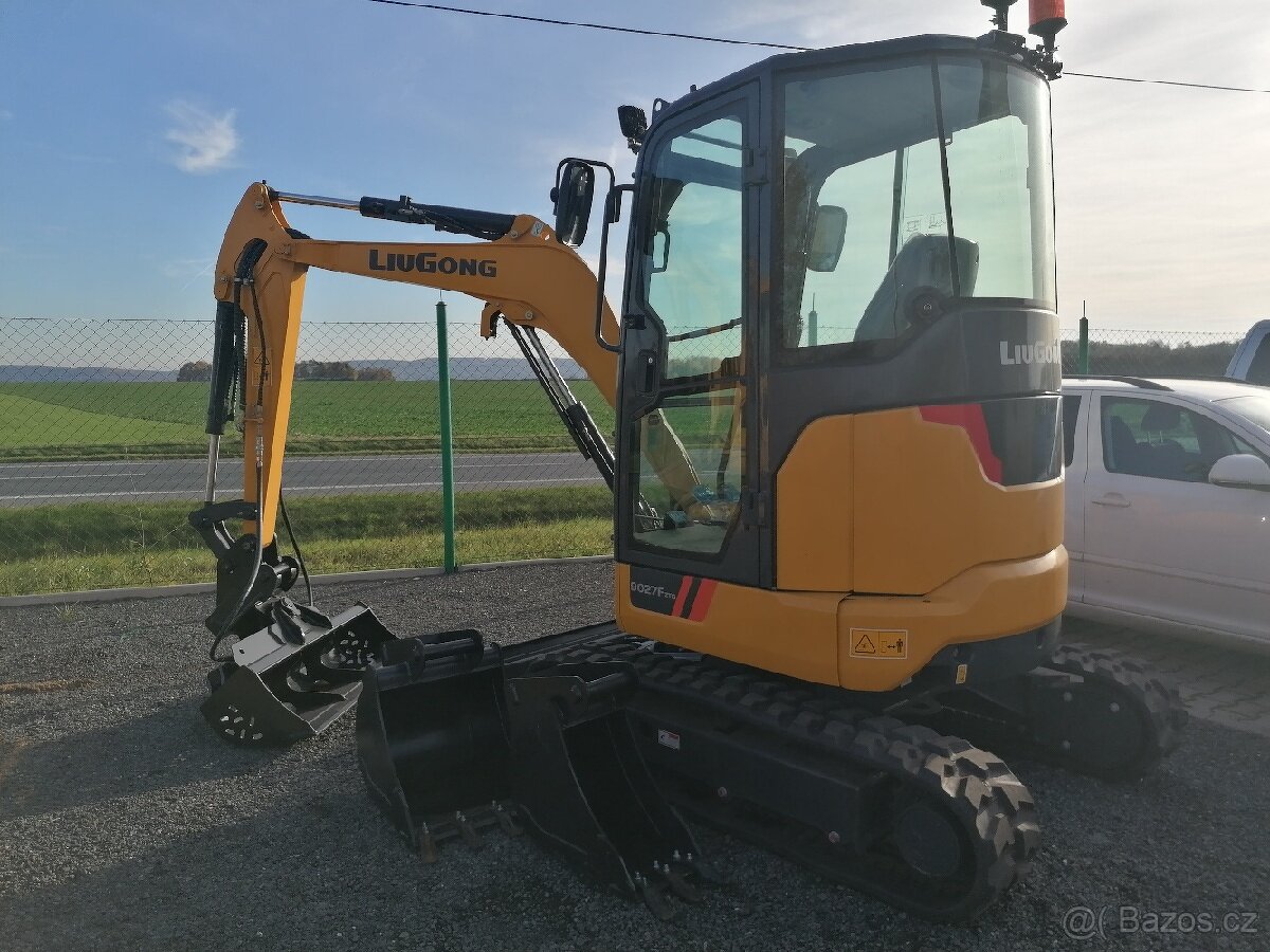 Minibagr Liugong 9027 Nový stroj. včetně lopat. Nyní akce - 2