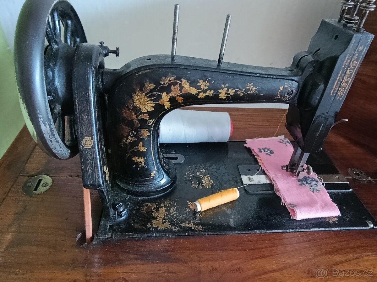 Šicí stroj - 2